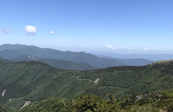 空は蒼く広い/サロン月虹